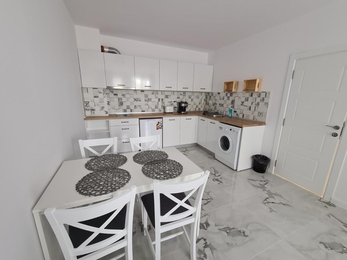 Dolphin Beach Apart Obzor Dış mekan fotoğraf
